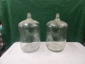 lot 321 image: Selection 2 5-gallon glass carboys