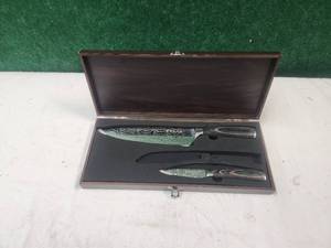 lot 335 image: Knife set in box - missing one knife