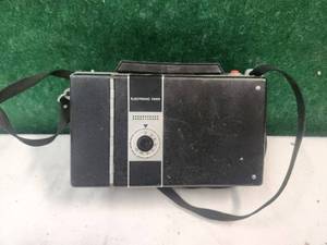 lot 350 image: Vintage Polaroid Countdown 90 Land camera