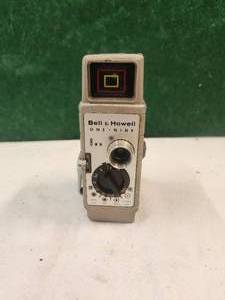 lot 351 image: Vintage Bell & Howell One-Nine 8mm camera