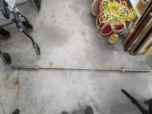 lot 89 image: Olympic style barbell