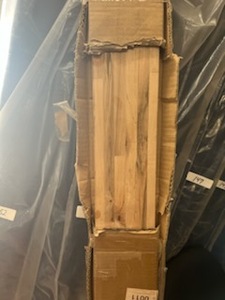 lot 314 image: Selection of 4 pieces of 4 x 8 pieces of butcher block design wood planks