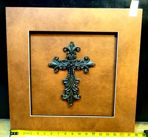 lot 2 image: SHADOW BOX 3D CROSS - BEAUTIFUL IN PERSON - MEASURES 18 X 18