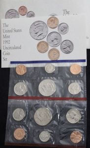lot 109 image: 1992-P&D Uncirculated Proof Coin Set