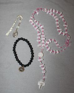 lot 30 image: Fashion Jewlery Religious Pieces