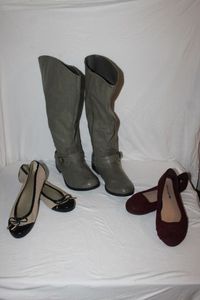 lot 29 image: Womens Shoes Easy Steet Calf Boots Green Size 10M Plus Size Calf. Inside Zipper, Flat Sole and Two Pairs of Balerina Flats