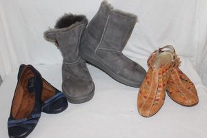 lot 117 image: Womens Shoes Grey Ugg Stule Boots, and slip in shoes size 9