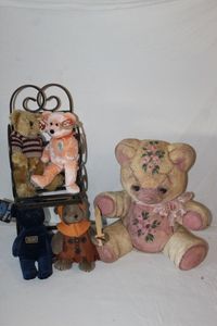 lot 46 image: Ceramic Bear, Beanie Babies and More