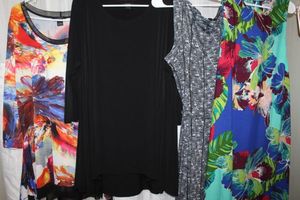lot 145 image: Womens Plus Size ClothesDresses Size xl