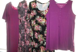 lot 186 image: Womens Plus Size Clothes Dresses and Blouses, 2xl