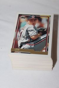 lot 196 image: Generous Amount of 1992 Topps Gold Baseball Cards