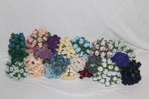 lot 199 image: Small Flowers for Crafting