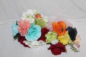 lot 200 image: Spring Flowers