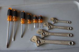 lot 171 image: Tools, Screw Drivers and Wrenches