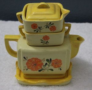 lot 214 image: Vintage Stackable Ceramic Tea Port with Stacking Creama nd Sugar