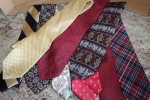 lot 233 image: Mens Ties