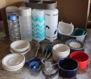 lot 235 image: Pet Dishes and Water Bottles