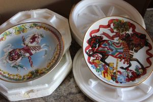 lot 244 image: Christmas Decroative Plates, American Lung Association Limted Edition Christmas Prancer & Franklin Mint Patchwork Prancer