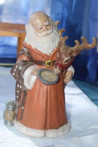 lot 260 image: Vintage Ceramic Old World Santa and Reindeer