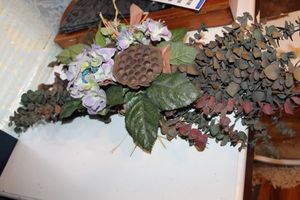 lot 277 image: Floral Swag