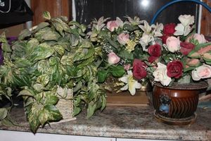 lot 291 image: Faux Floral and Greenery