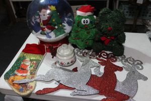 lot 297 image: Christmas Dcor, Snowglobe, Dancing Tree Bear, Glittered Reindeer and Jar of Santas Snow.