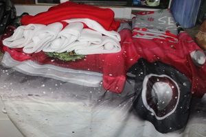 lot 299 image: Christmas dcor, Shower Curtains, Chair Covers additional Shower Curtain