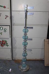 lot 318 image: Vintage Floor Lamp with Glass Globes