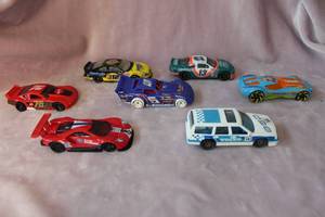 lot 185 image: Seven Hotwheels and Racing Champions Toy Cars