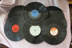 lot 9 image: Vintage Vinyl and SHELLAC 12 Records lot of 19 Including Doris Day