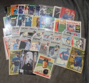 lot 65 image: Large Lot of Baseball Trading Cards