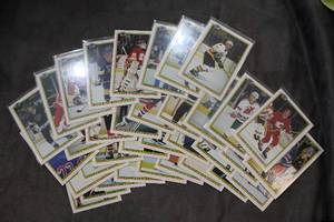 lot 130 image: 1990 Bowman Hockey Trading Cards Lot