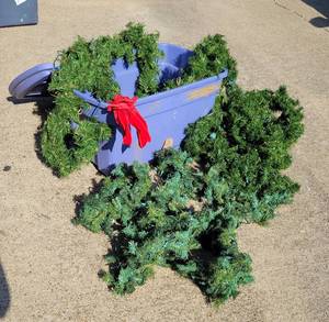 lot 116 image: Large Lot of Lit Garland with Tote