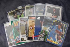 lot 193 image: Lot of Baseball Trading Cards