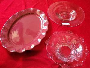 lot 104 image: ot of Three Glass and Ceramic Serving Pieces