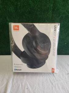 lot 5 image: JBL Harman Live 500 headphones