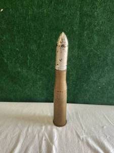 lot 7 image: Vintage artillery shell