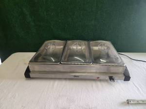lot 16 image: Oster 3 place buffet server-warmer