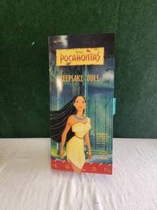 lot 38 image: Disneys Pocahontas keepsake doll in box
