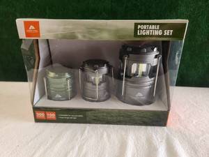 lot 52 image: Portable lighting set