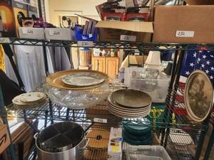 lot 233 image: shelf lot