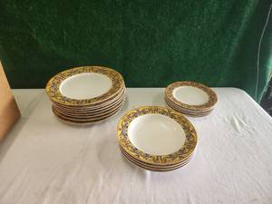 lot 71 image: Selection of dishware - Lynns Valetta Blue - 18 pieces