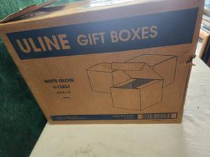 lot 108 image: Box of Uline white gloss gift boxes