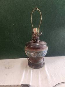 lot 187 image: Lamp