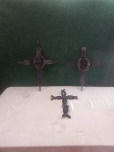 lot 191 image: Selection of 3 unique metal crosses
