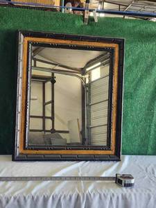 lot 40 image: Wood framed mirror - 27x31