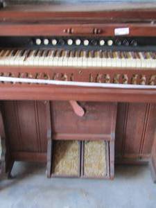 lot 33 image: Organ piano Cornish & co..  Washington N.J. needs some repairs