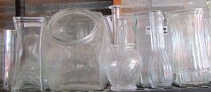lot 34 image: large lot of vases