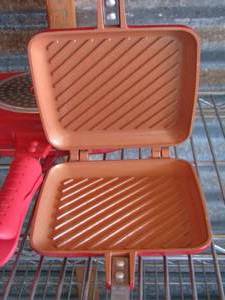 lot 45 image: sandwich grilling pans qty 2, 1 small 1 large