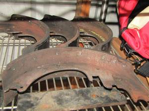 lot 58 image: DRUM BRAKES